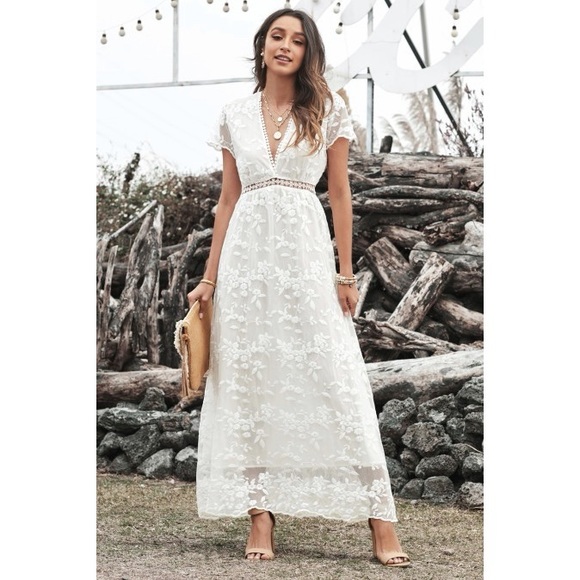 Boho White Lace V-Neck Maxi Dress - Picture 4 of 5